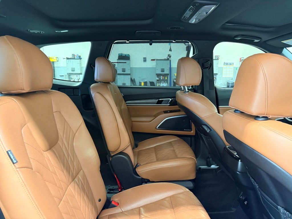 Thumbnail: 2023 Kia Telluride - 28