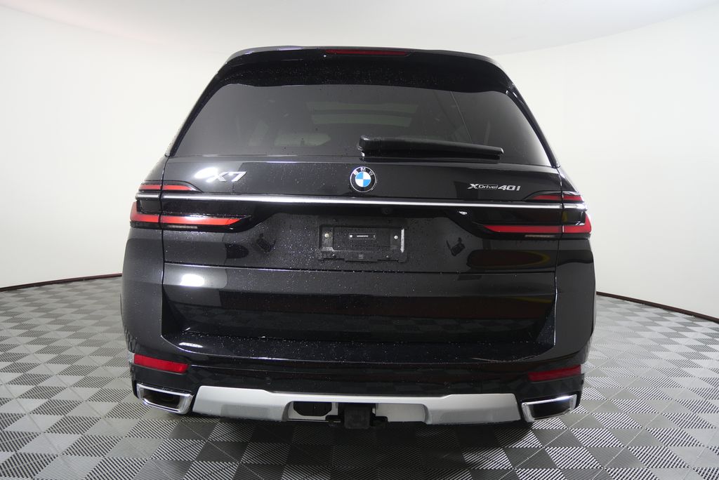 Thumbnail: 2026 BMW X7 - 4
