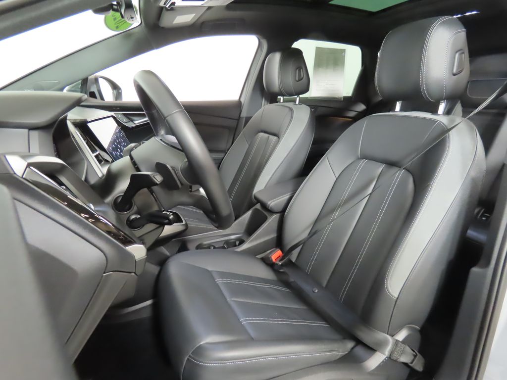 Thumbnail: 2023 Audi Q4 e-tron - 32