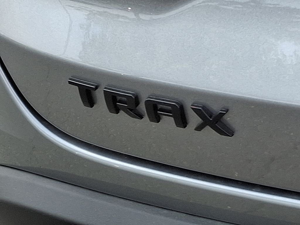 2025 Chevrolet Trax RS 11