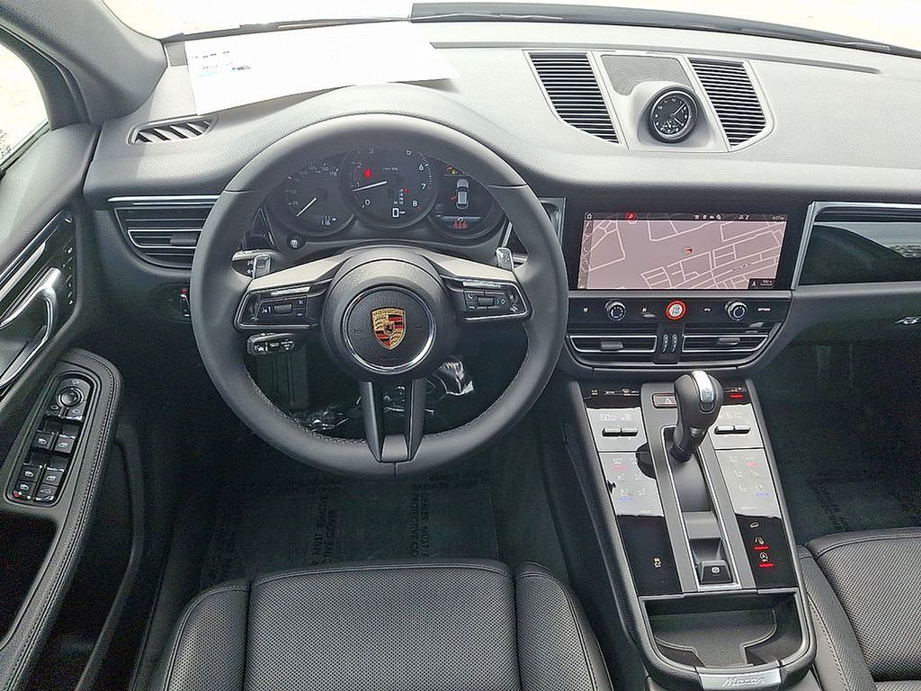 Thumbnail: 2025 Porsche Macan - 13