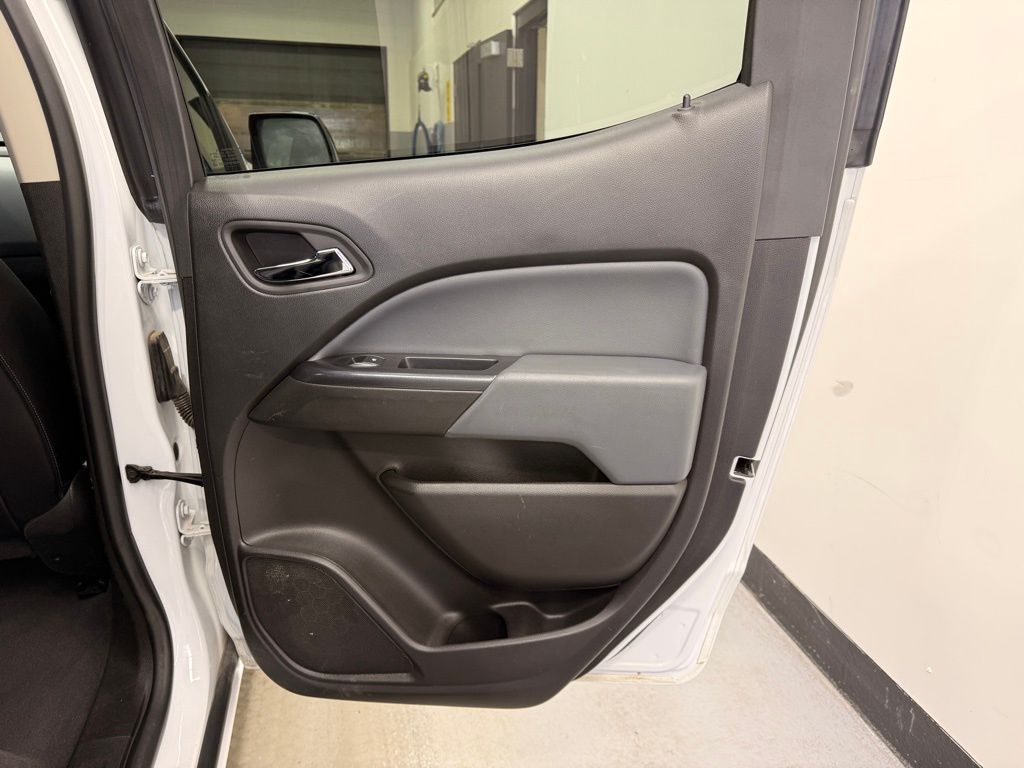 Thumbnail: 2021 Chevrolet Colorado - 25