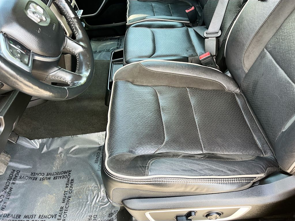 Used 2020 Black Ram Laramie image 19