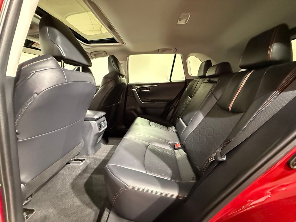 Thumbnail: 2019 Toyota RAV4 - 20