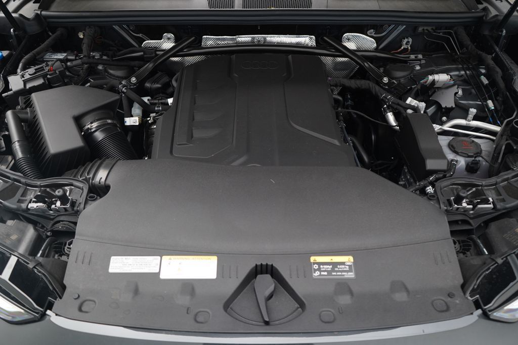 Thumbnail: 2025 Audi Q5 - 12