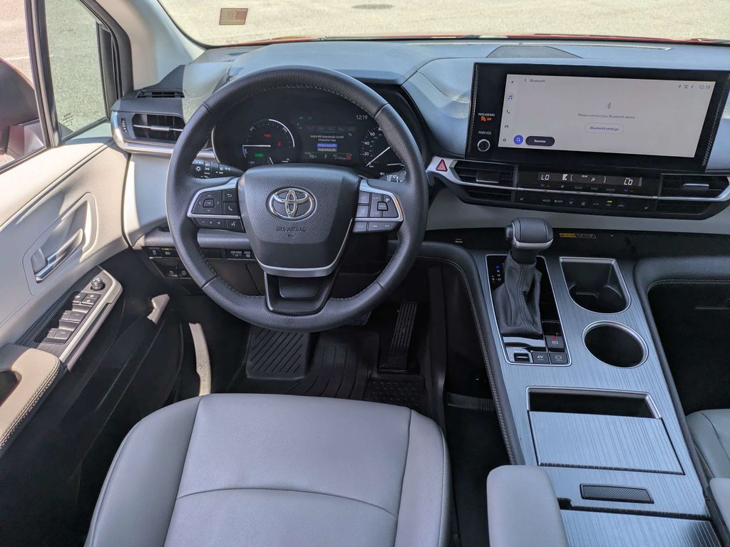 Used 2025 Toyota Sienna Van