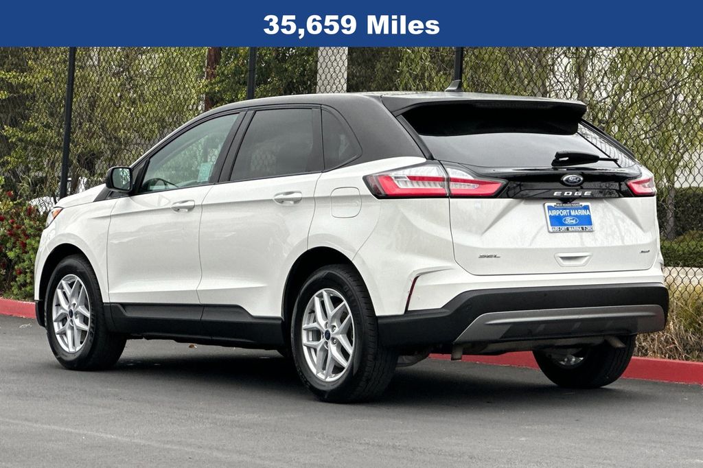 2022 Ford Edge SEL photo