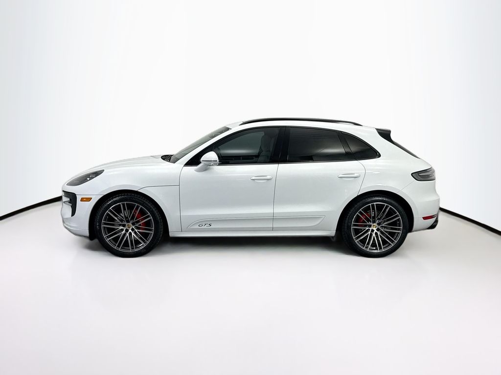 Thumbnail: 2020 Porsche Macan - 2