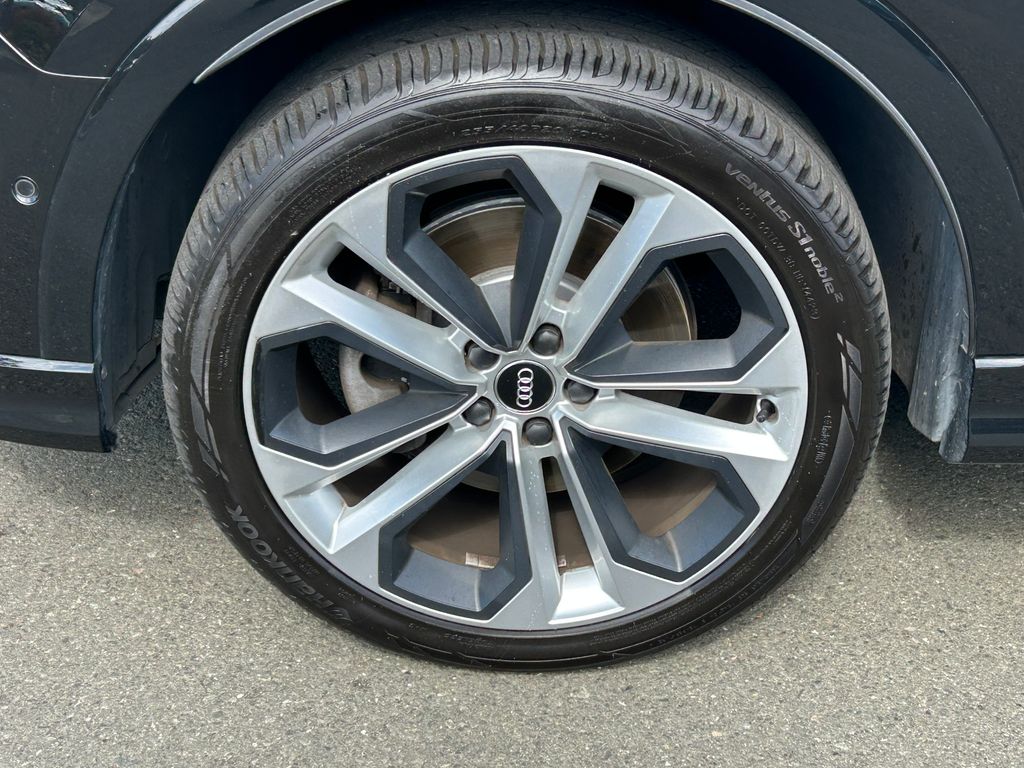 Thumbnail: 2020 Audi Q3 - 9