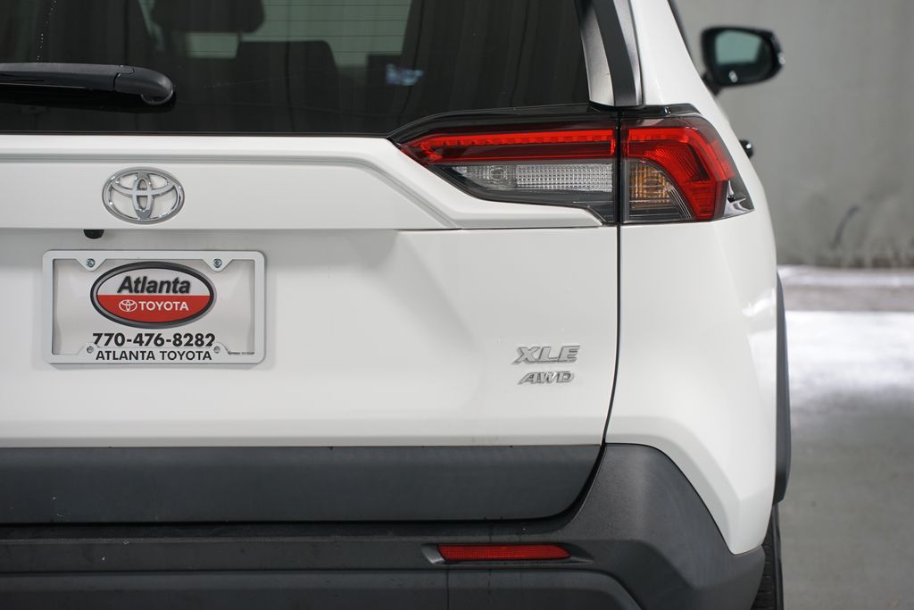 Thumbnail: 2021 Toyota RAV4 - 10