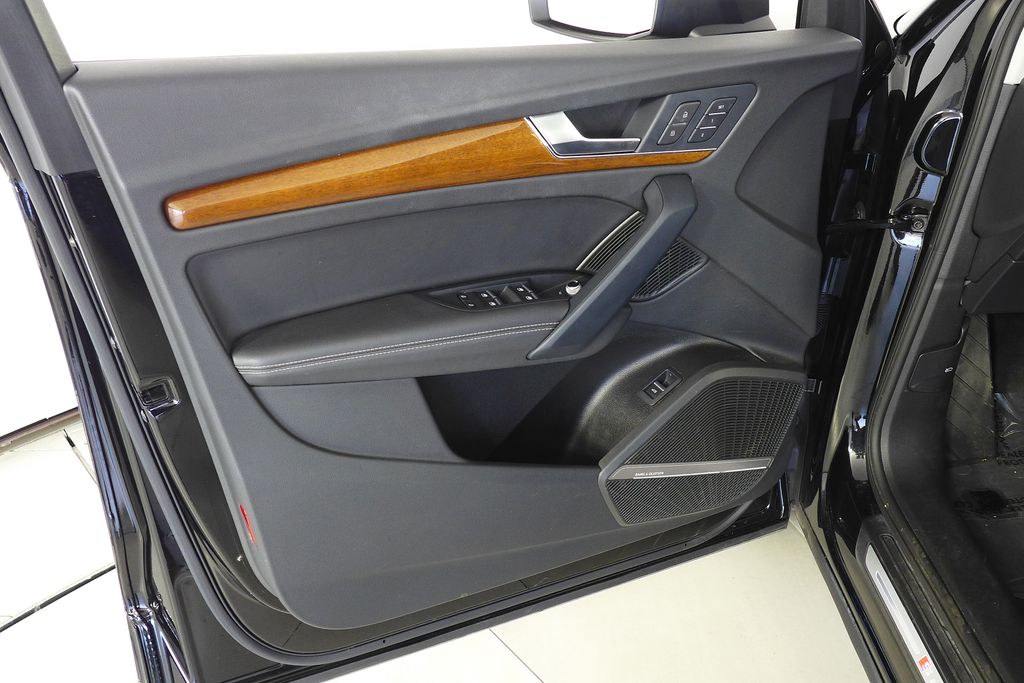 Thumbnail: 2023 Audi Q5 - 11