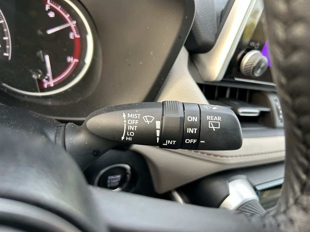 2024 Toyota RAV4 XLE Premium 21