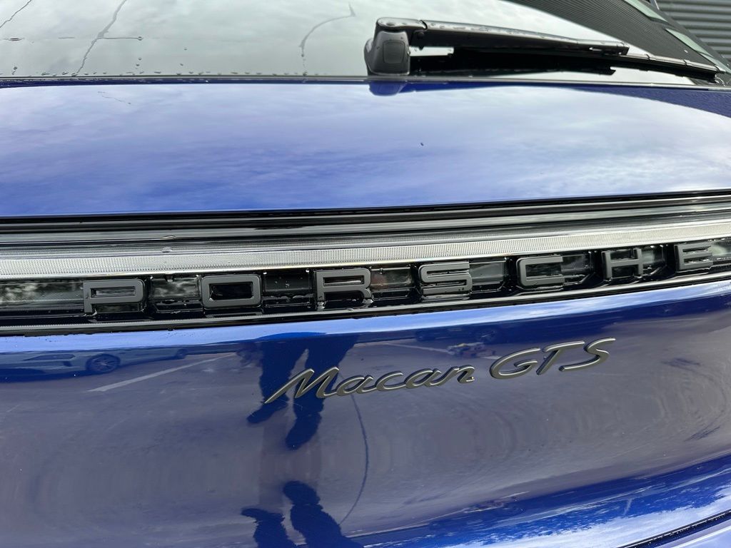 Thumbnail: 2025 Porsche Macan - 12