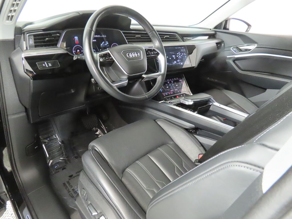Thumbnail: 2024 Audi Q8 e-tron - 27