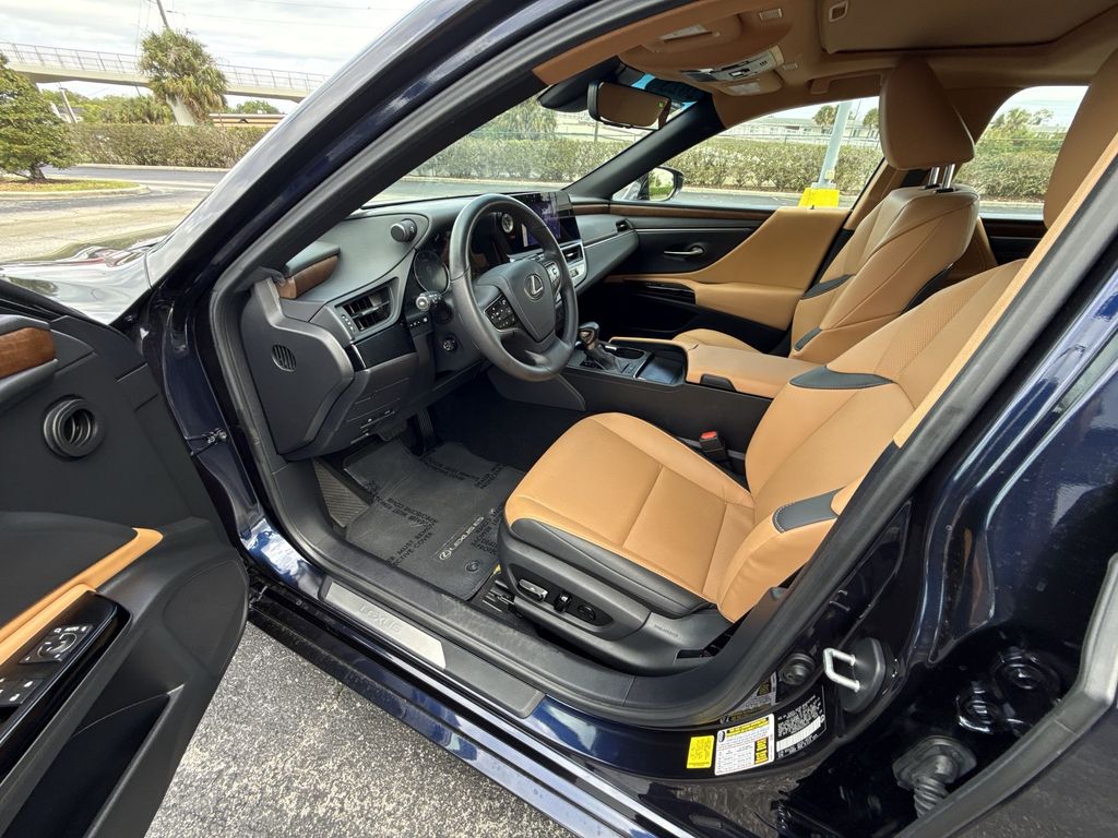 Thumbnail: 2025 Lexus ES - 30