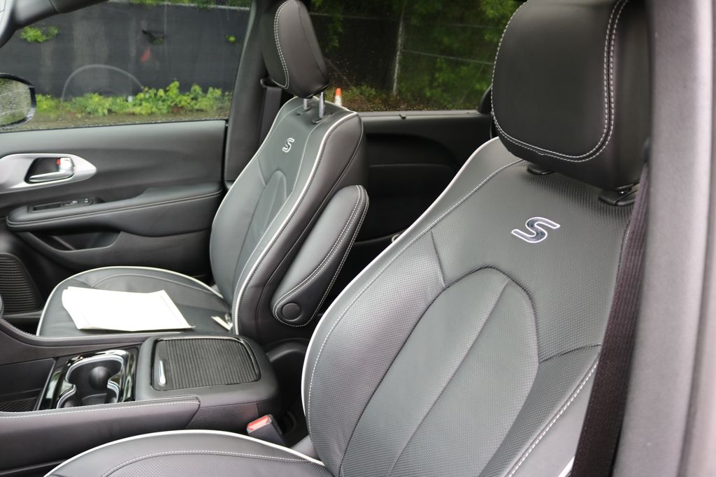 Used Car 2025 Chrysler Pacifica  Limited For Sale Under $50,000 In Austin, Texas