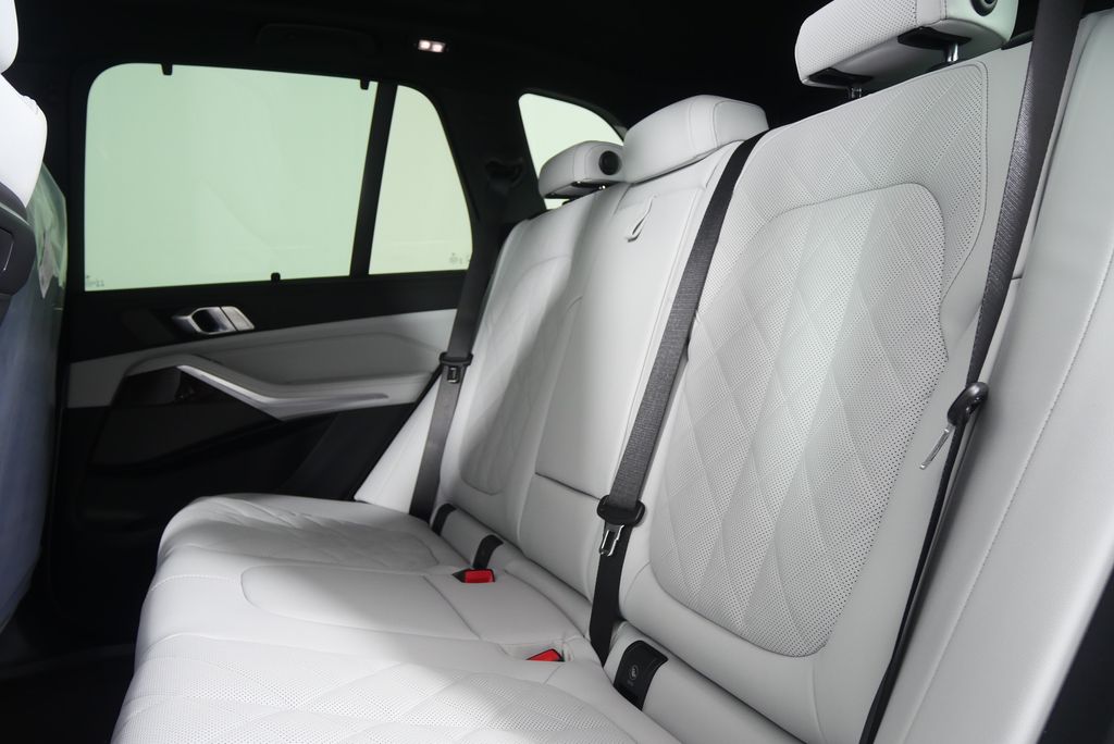 Thumbnail: 2026 BMW X5 - 15