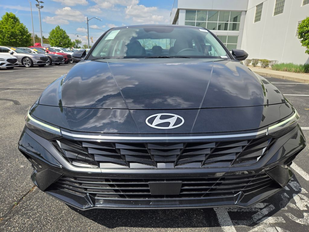 2025 Hyundai Elantra Limited Edition 3