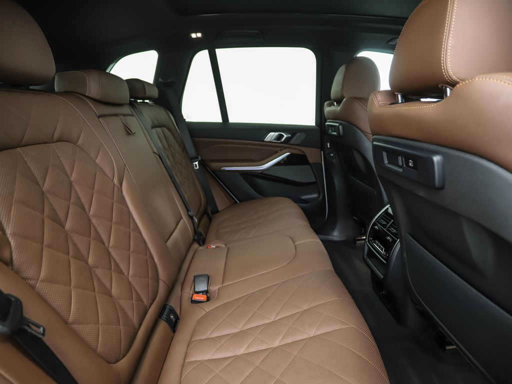Thumbnail: 2023 BMW X5 - 27