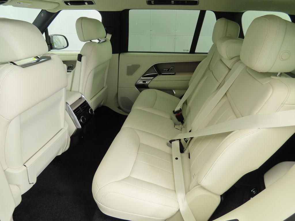 Thumbnail: 2025 Land Rover Range Rover - 22