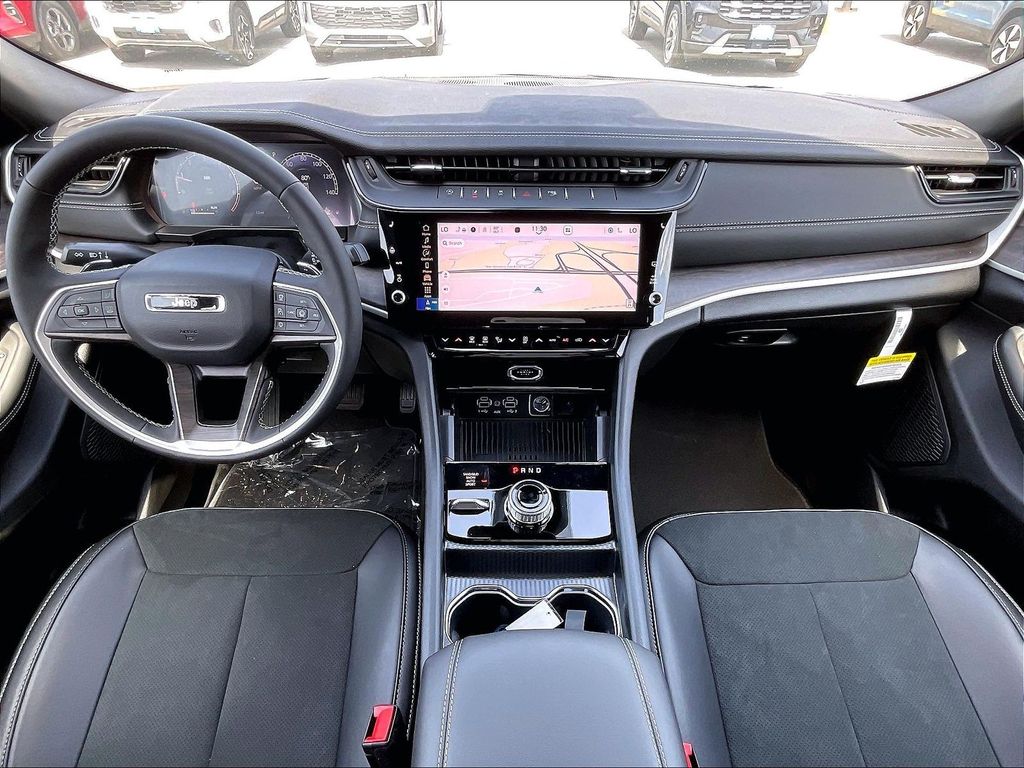 2026 Jeep Grand Cherokee L — photo 11