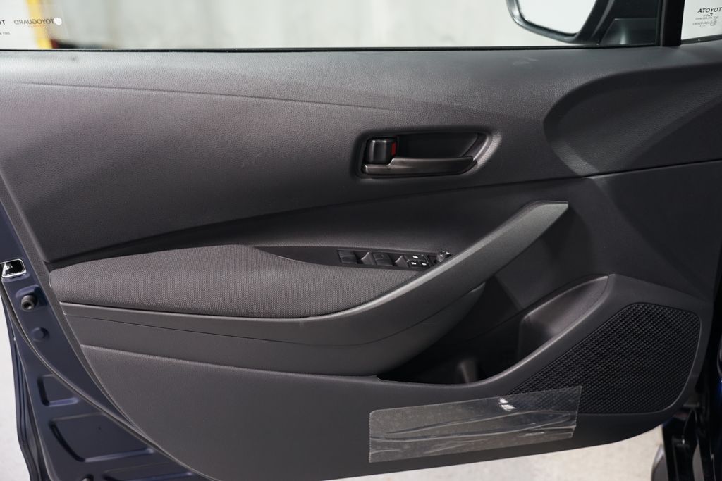 2025 Toyota Corolla LE 27