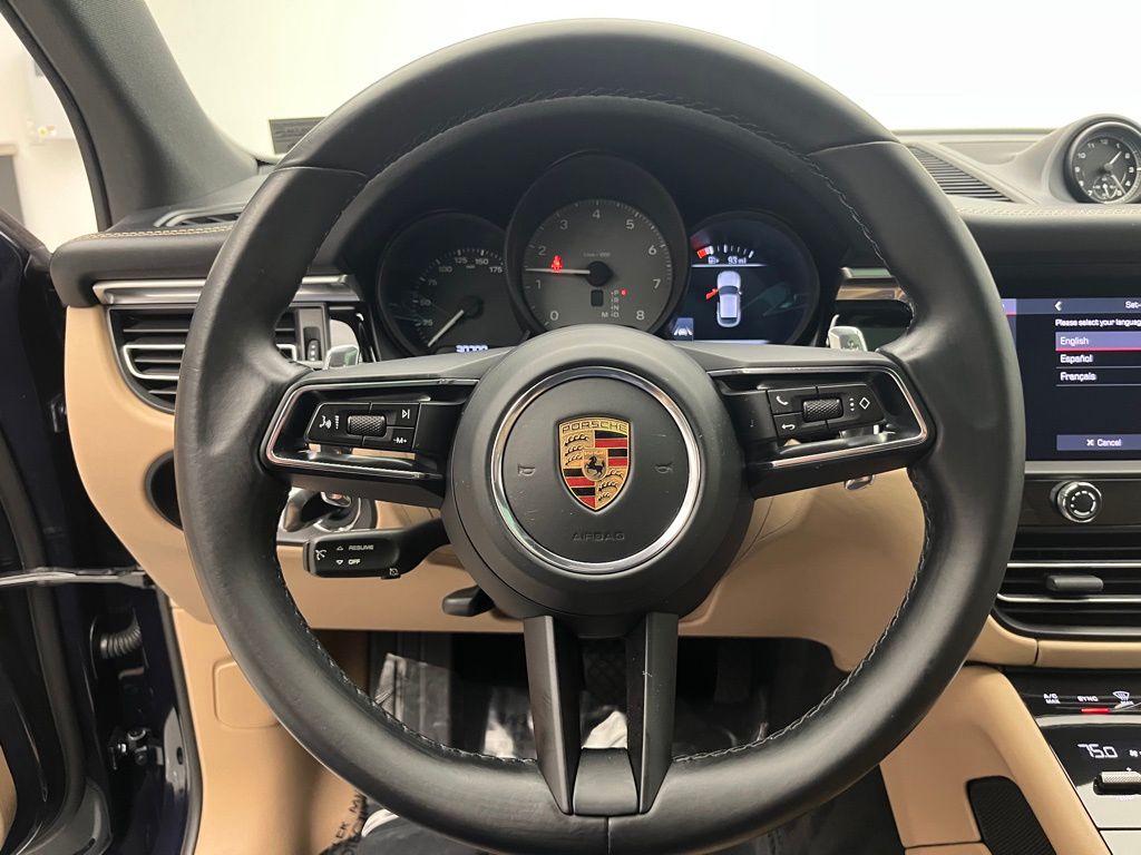 Thumbnail: 2022 Porsche Macan - 12