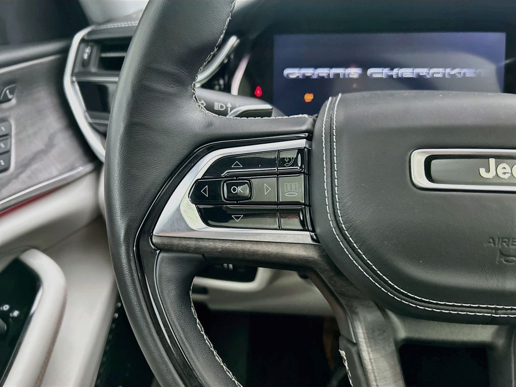 Thumbnail: 2022 Jeep Grand Cherokee - 11