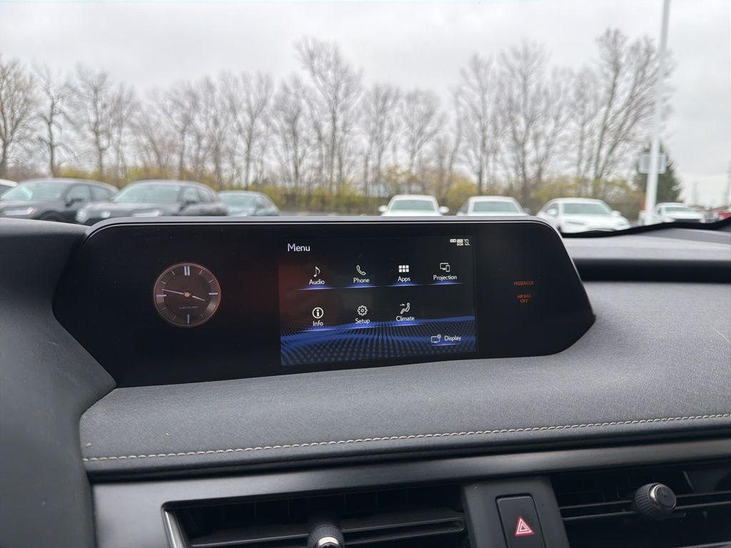 Thumbnail: 2021 Lexus UX - 32