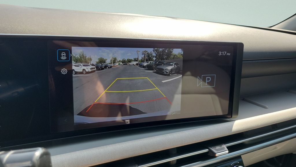 Certified Used 2025 White Hyundai SEL Convenience image 18