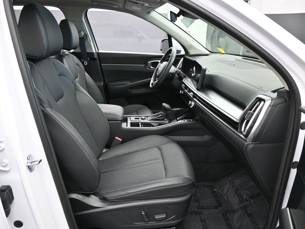 New 2025 Glacial White Pearl Kia EX image 45