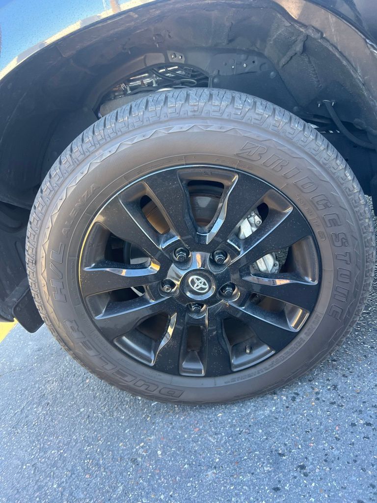 Thumbnail: 2021 Toyota Sequoia - 7