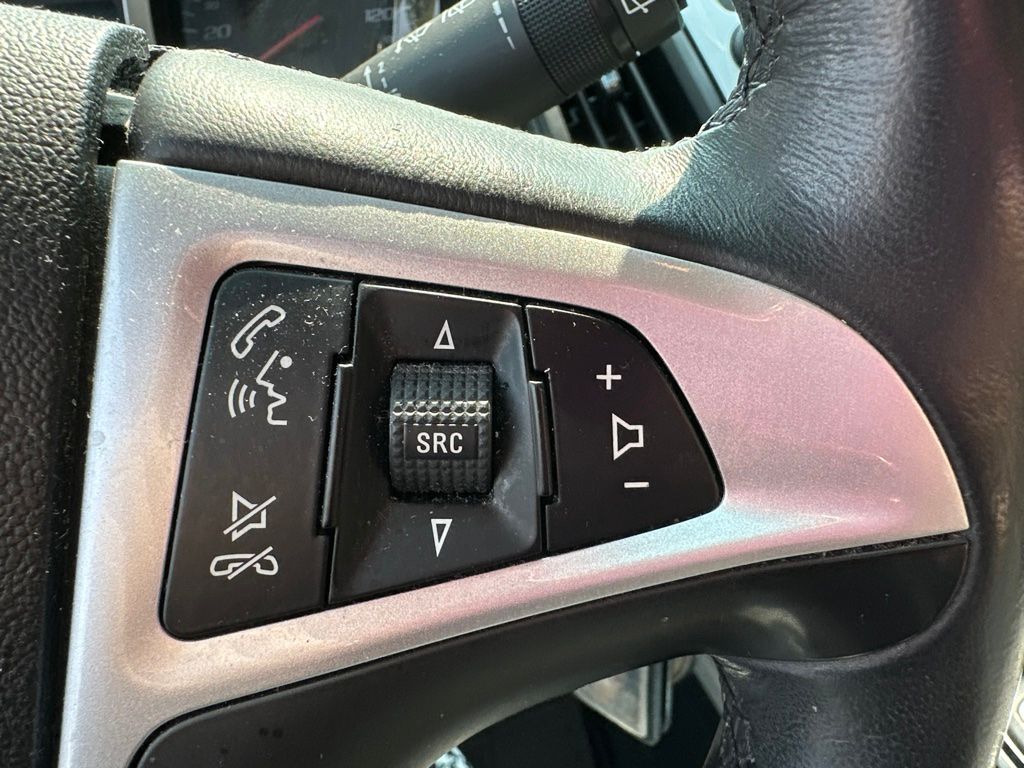 Used 2011 White Chevrolet LT image 10