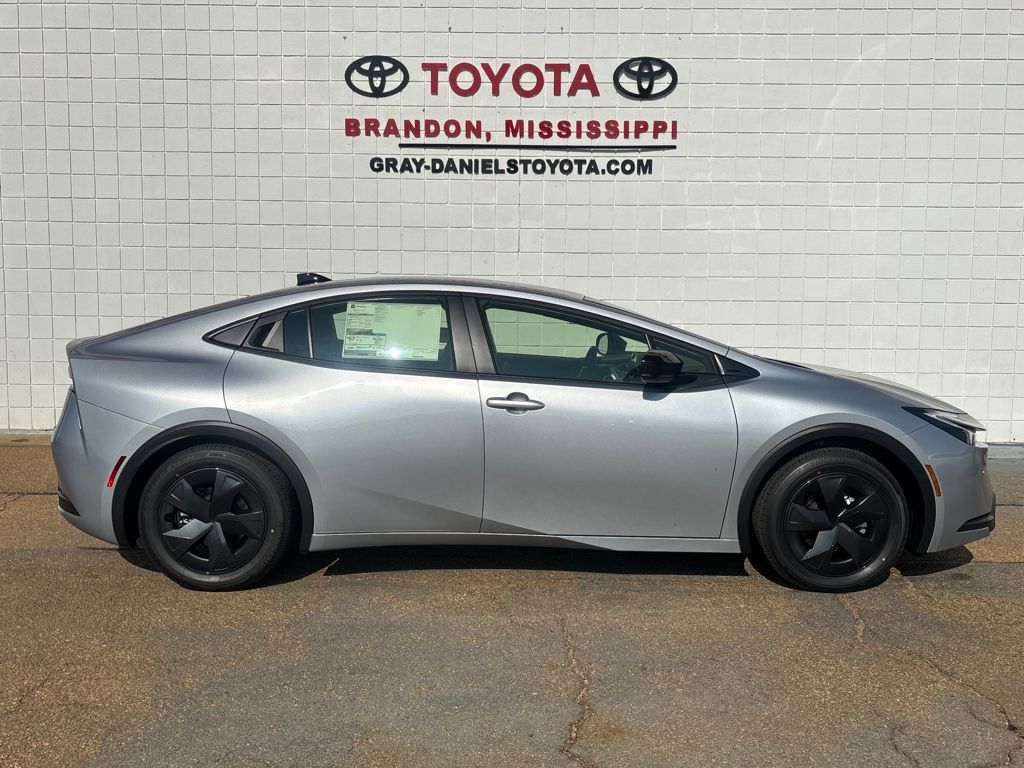 2026 Toyota Prius LE's photo