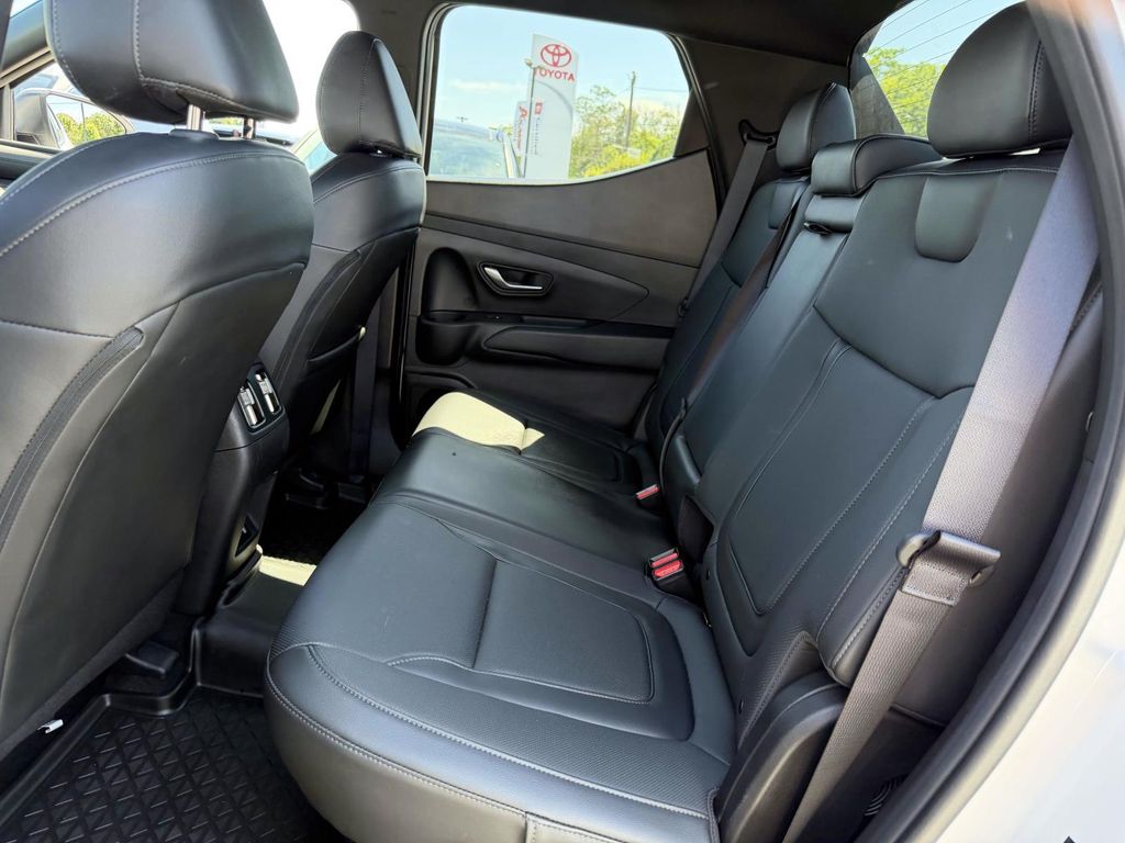Used 2025 Hyundai Santa Cruz Truck