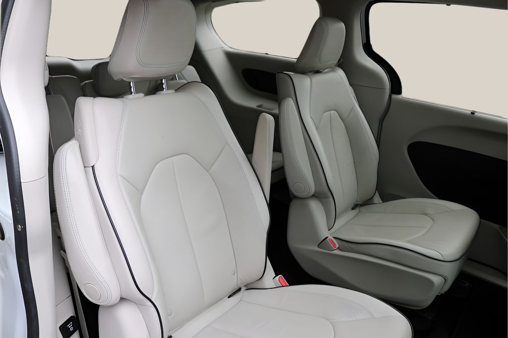 Used Car 2018 Chrysler Pacifica Hybrid  Limited For Sale Under $20,000 In Austin, Texas