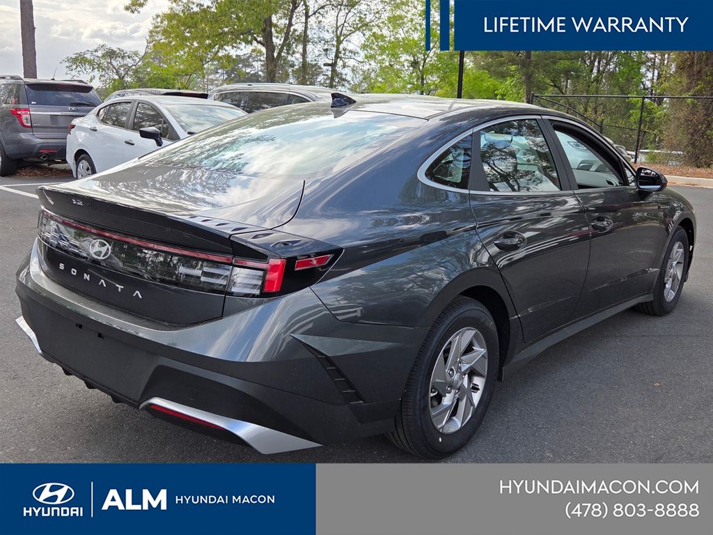 New 2026 Gray Hyundai SE image 6