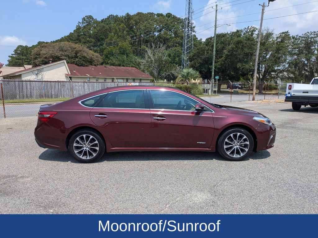 2018 Toyota Avalon Hybrid XLE Premium