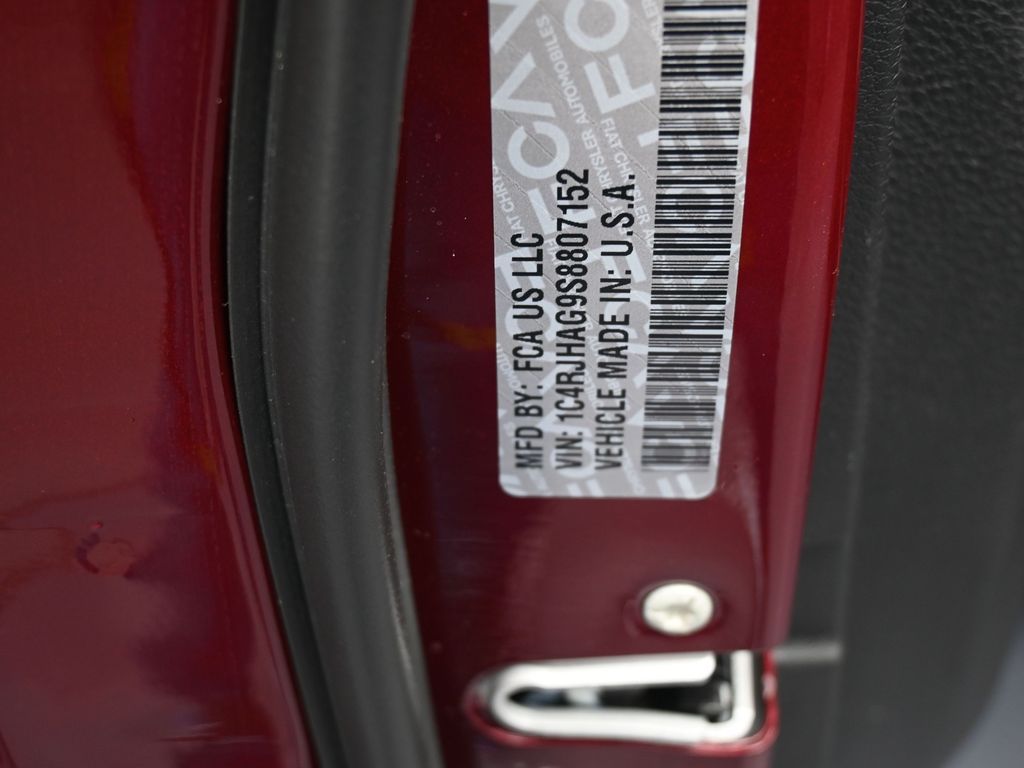 New 2025 Velvet Red Pearlcoat Jeep Laredo image 18