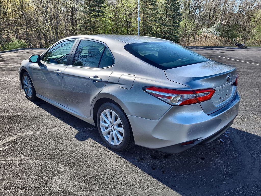2018 Toyota Camry LE 4