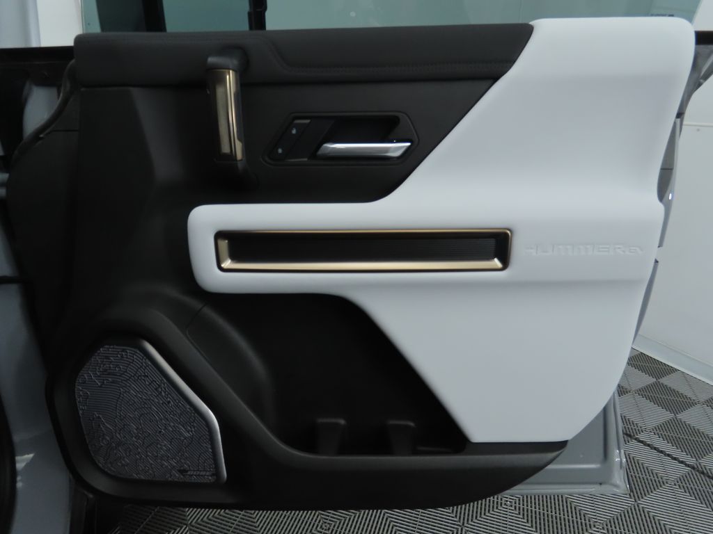 Thumbnail: 2025 GMC Hummer EV - 25
