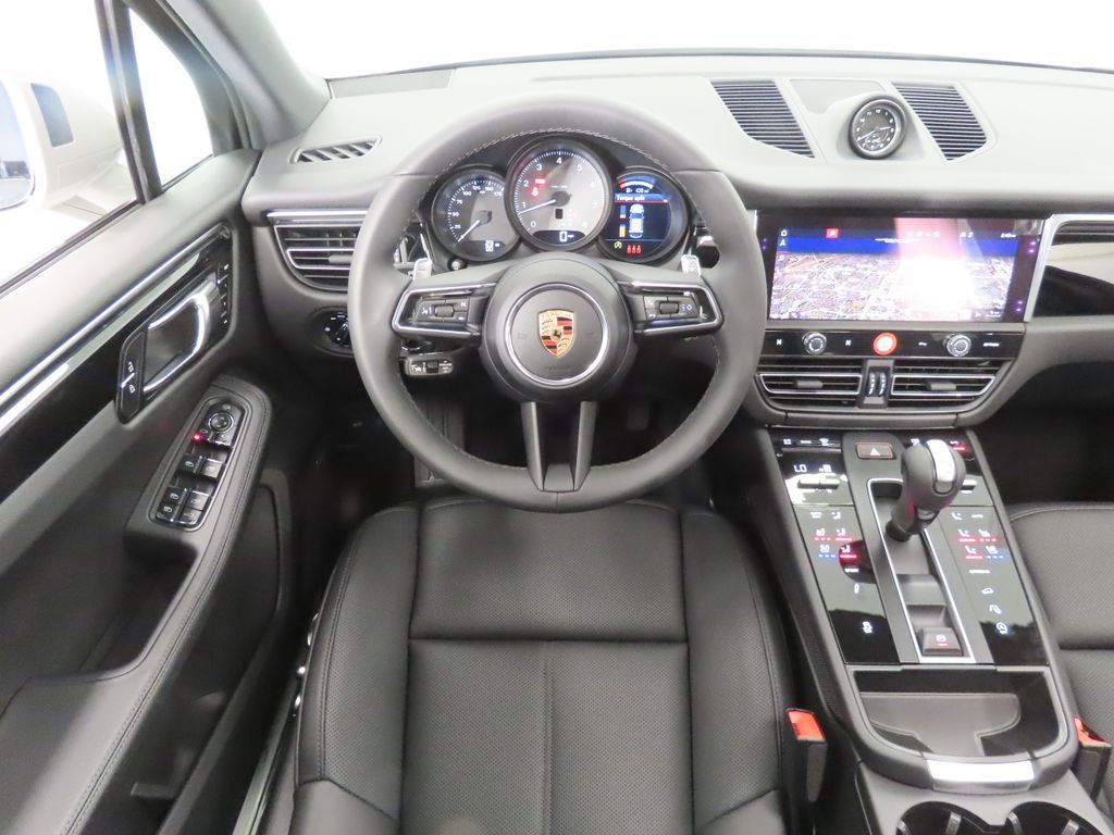 Thumbnail: 2026 Porsche Macan - 16