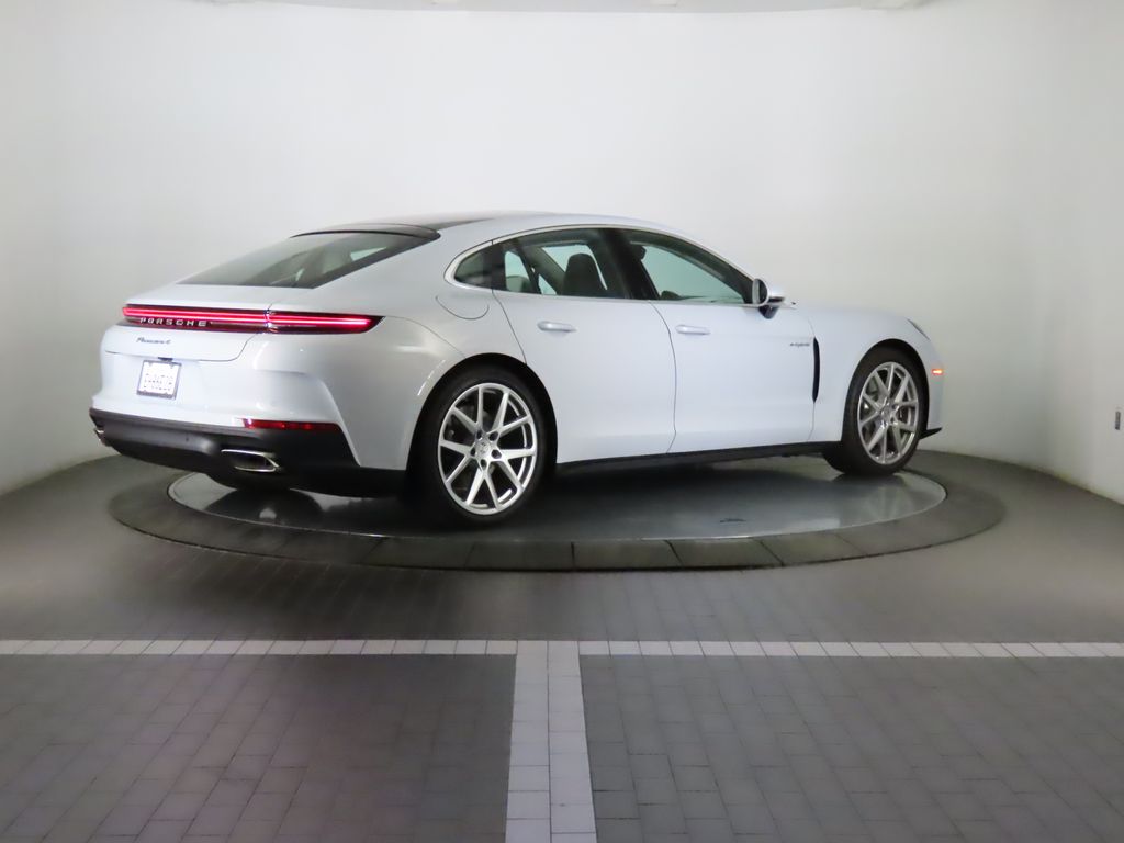 Thumbnail: 2026 Porsche Panamera - 7