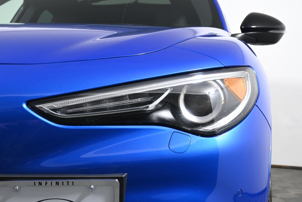 Thumbnail: 2022 Alfa Romeo Stelvio - 10