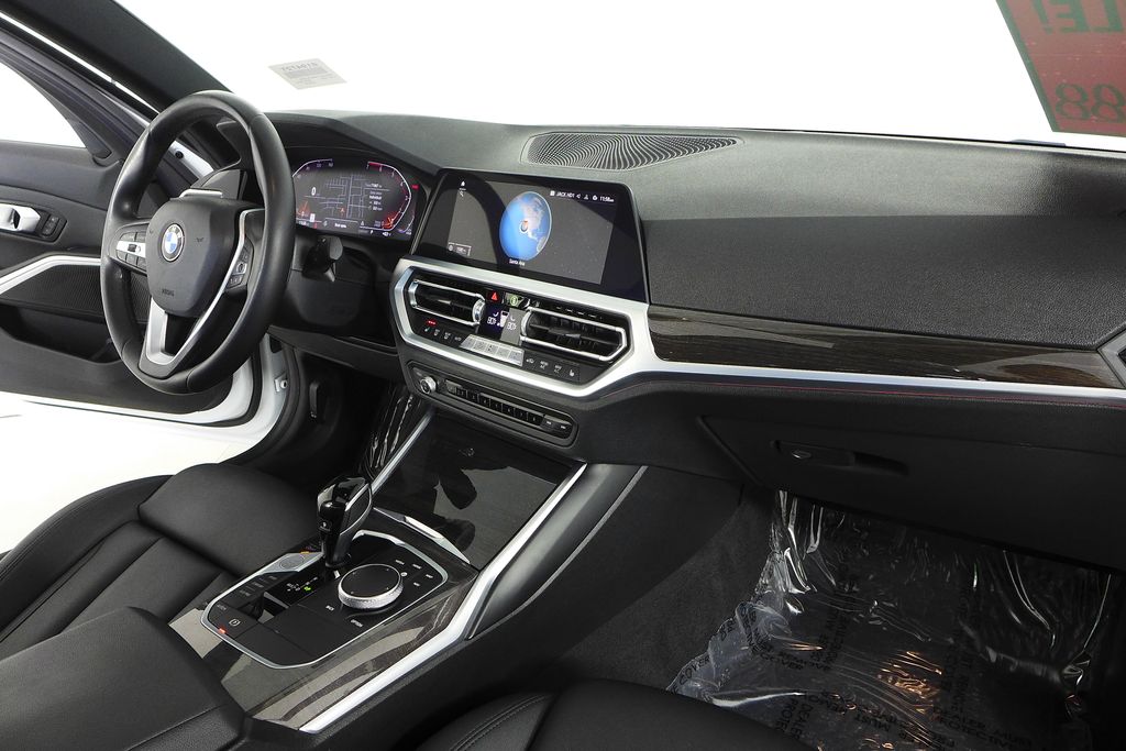 Thumbnail: 2019 BMW 3 Series - 13