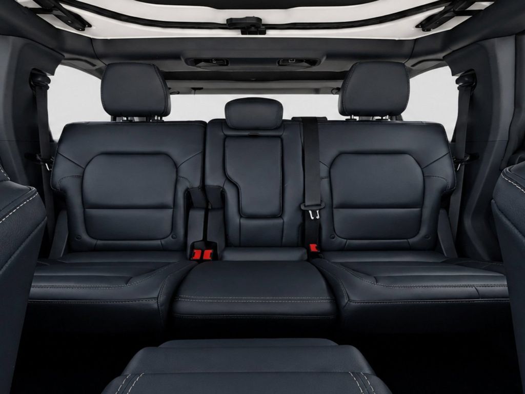 New 2026 Oxford White Ford Badlands® image 17