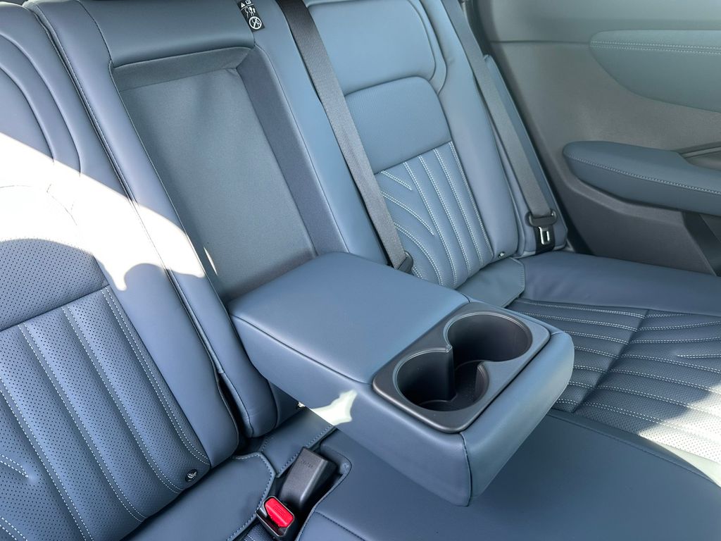 2025 Nissan Ariya PLATINUM+ e-4ORCE