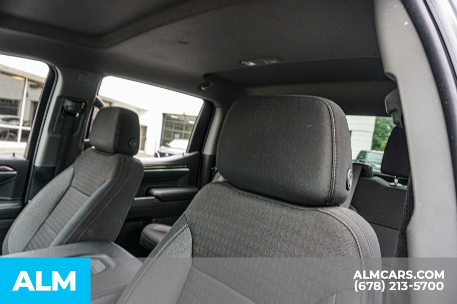 Used 2025 Black Chevrolet LT image 17