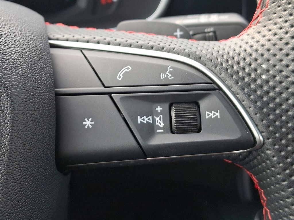 Thumbnail: 2025 Audi Q3 - 23