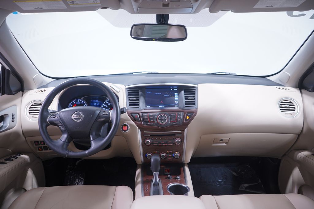 2019 Nissan Pathfinder Platinum 11